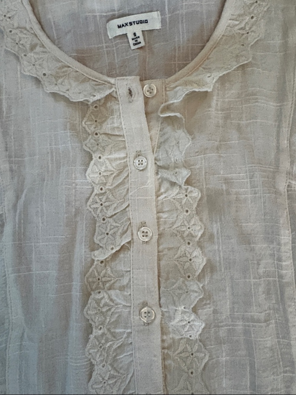 Max Studio Cream Eyelet Ruffle Button-Front Sleeveless Blouse - Picture 4 of 9